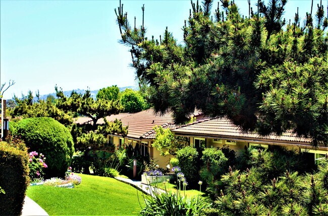 Building Photo - 1032 San Marino Dr
