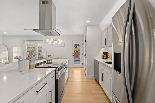 Foto del edificio - 5325 Strickland Ave