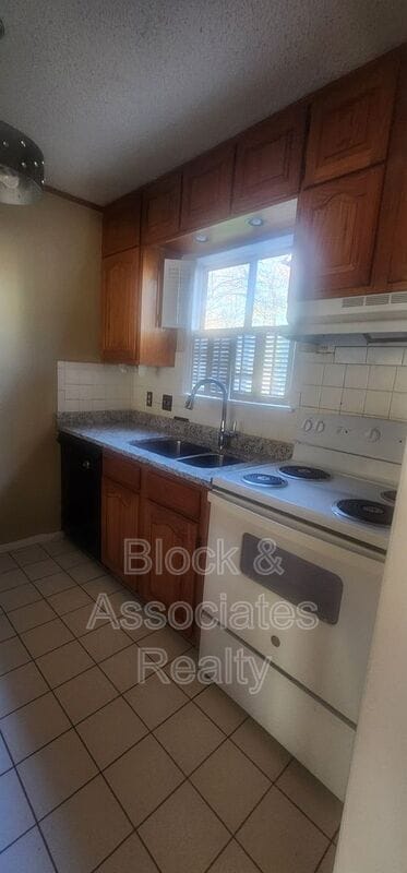 Building Photo - 131 Cedar Cove Ln