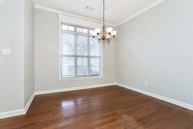Building Photo - Beautiful Benton 3 Bedroom