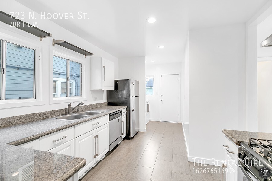 Foto principal - Charming 1920's Duplex | Updated Interior ...