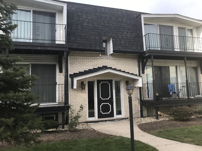 4 Unit building - 5632 St James Ct