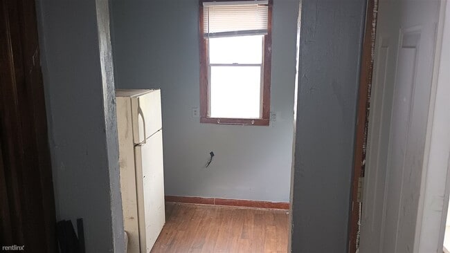 Building Photo - 2 br, 1 bath House - 637 Branum Street