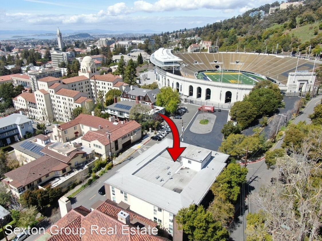 Primary Photo - 2 br, 1 bath House - 2 Panoramic Way Apt 202