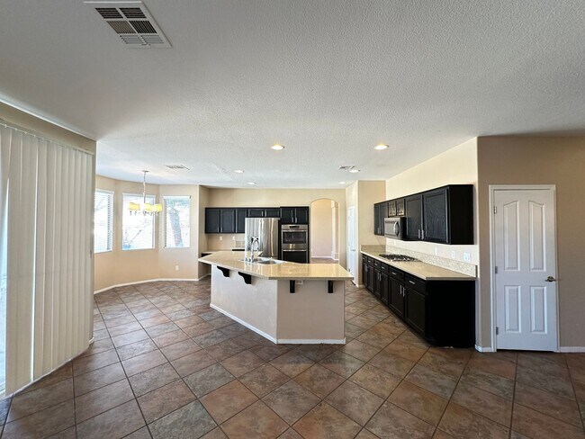 Building Photo - Discovery Hills