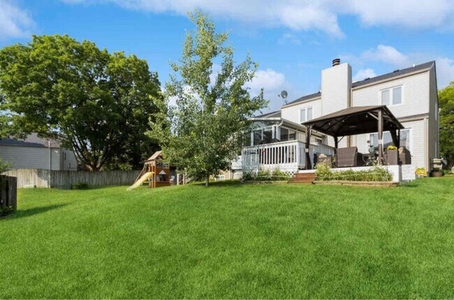 Building Photo - 745 Knolls Ct