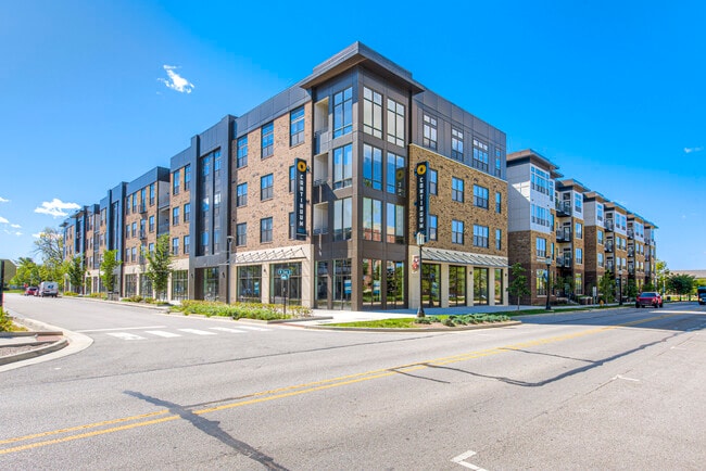 Building Photo - Continuum