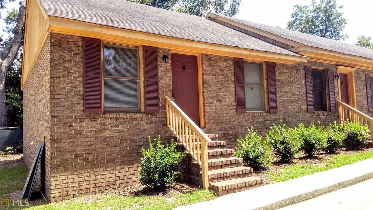 Primary Photo - 329 Broad St
