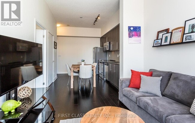 Photo du bâtiment - 4011-4011 Brickstone Mews