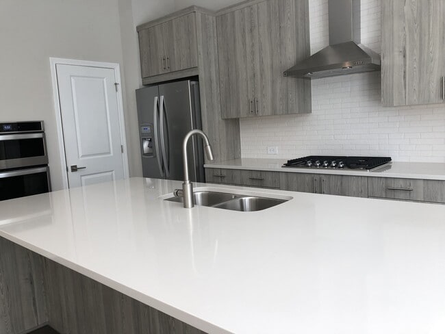 Building Photo - 6604 Sterling Dr