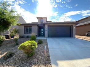 Building Photo - 8720 La Pradera Way NE