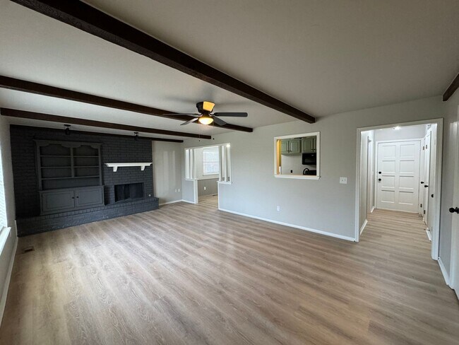 Photo - Modern Duplex Living: Spacious & Stylish i... House