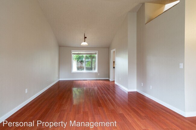 Building Photo - 3 br, 2.5 bath House - 708 NE 159th Ct