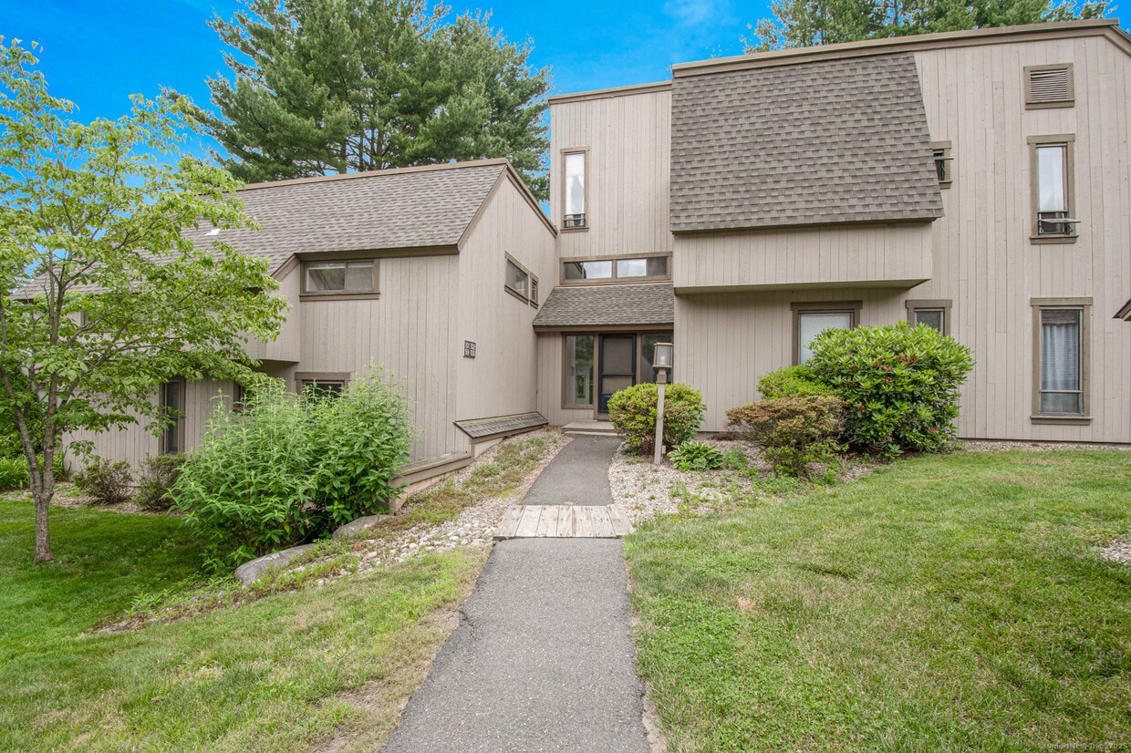Primary Photo - 101 Mallard Dr