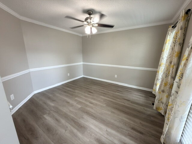 Foto del edificio - Spacious 4BR Home with Fenced Yard, Community Pool & 2-Car Garage