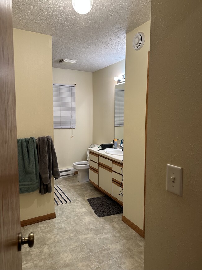 Building Photo - 2417 Vermilion Rd