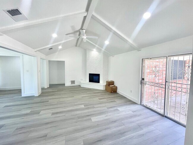Building Photo - 11642 Sagecanyon Dr