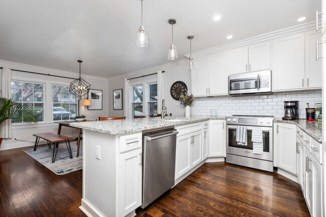 Foto del edificio - Wonderful Brookside Home