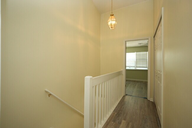 Foto del edificio - A charming house w/ 2 beds and 2 bath