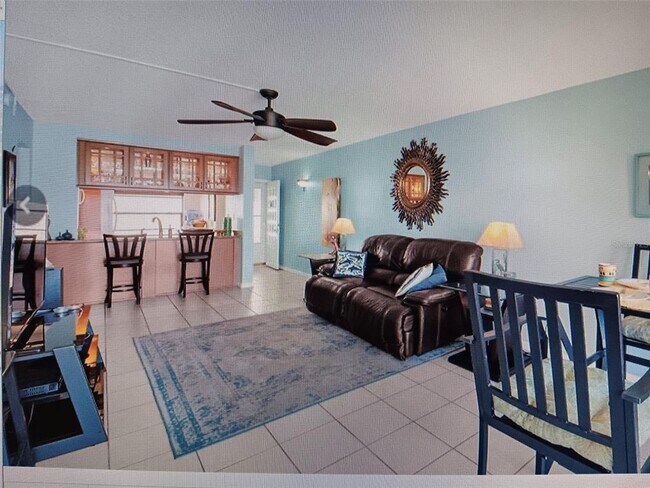 Building Photo - 6279 Sun Blvd