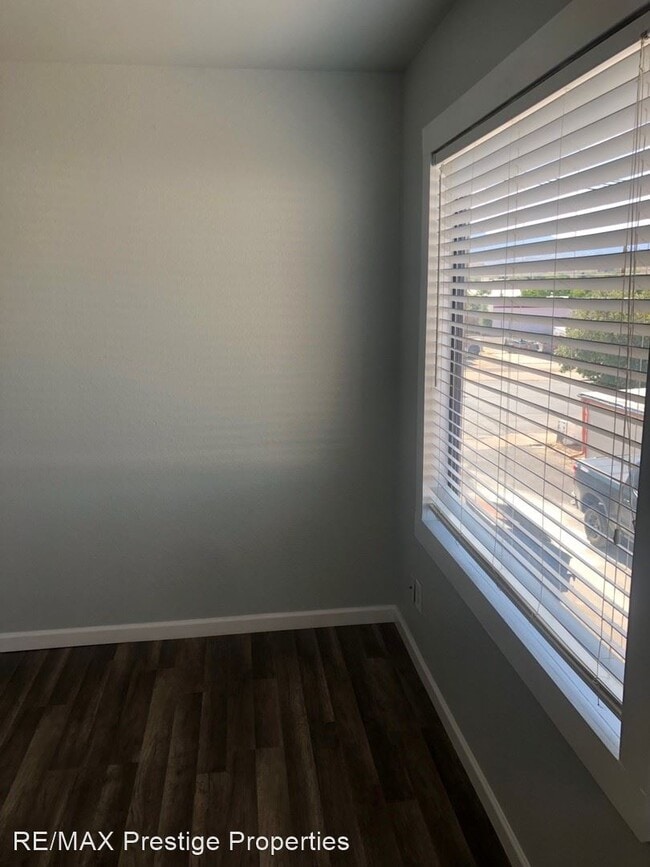Building Photo - 2 br, 1 bath House - 430 Beale Street Unit B