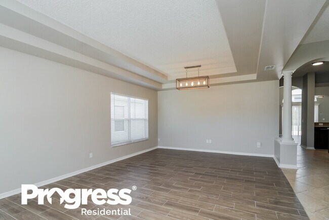 Building Photo - 131 Brushcreek Dr