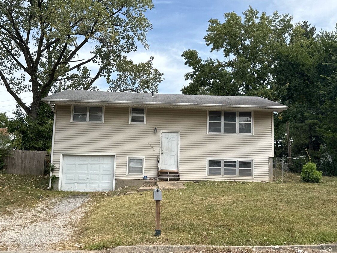 Foto principal - 2306 Tremaine Dr