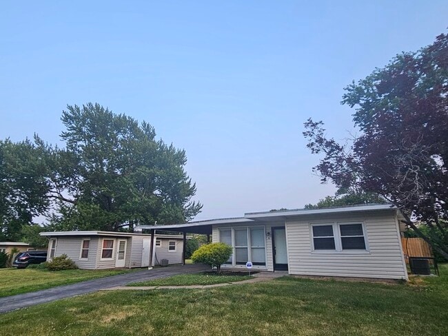 Building Photo - 8 Saint Celeste - $300 OFF FIRST MONTH’S R...