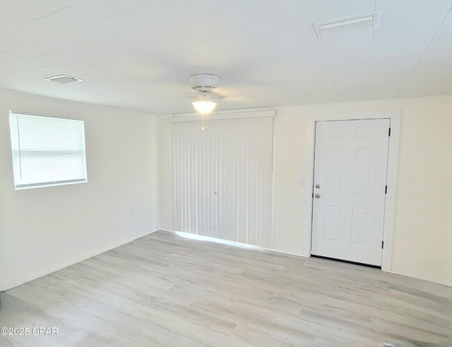 Building Photo - 1235 Jenks Ave