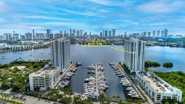 Building Photo - 17111 Biscayne Blvd