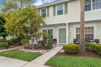 Building Photo - 9925 NW 57th Manor