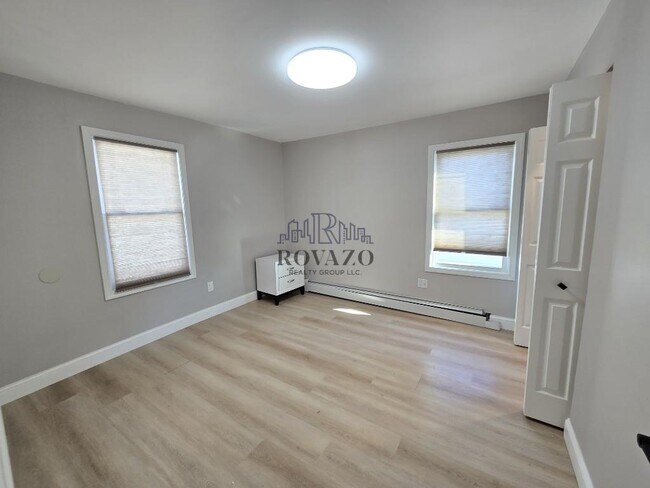 Building Photo - 219 Clark St