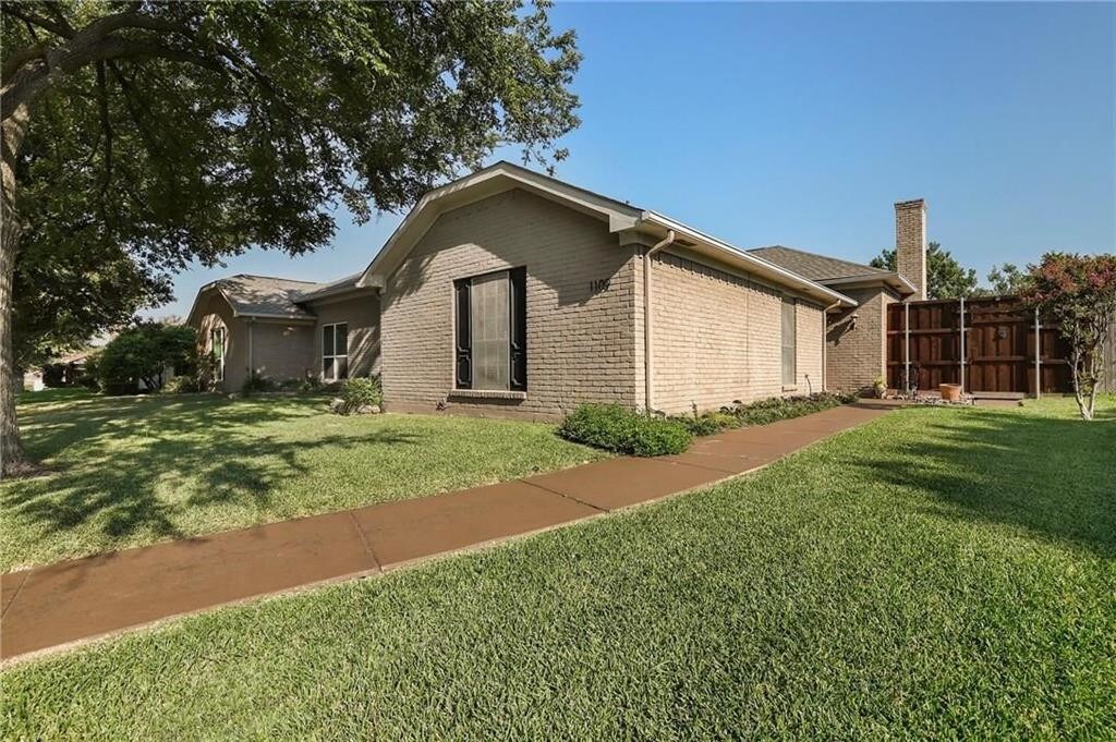 Primary Photo - 1109 University Dr