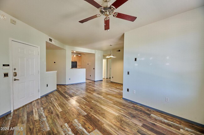 Building Photo - 5303 N 7th St