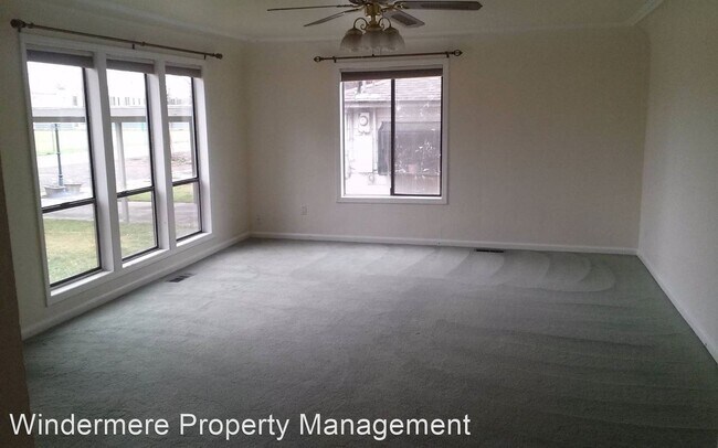 Building Photo - 2 br, 1 bath Apartment - 611 SW 6th
