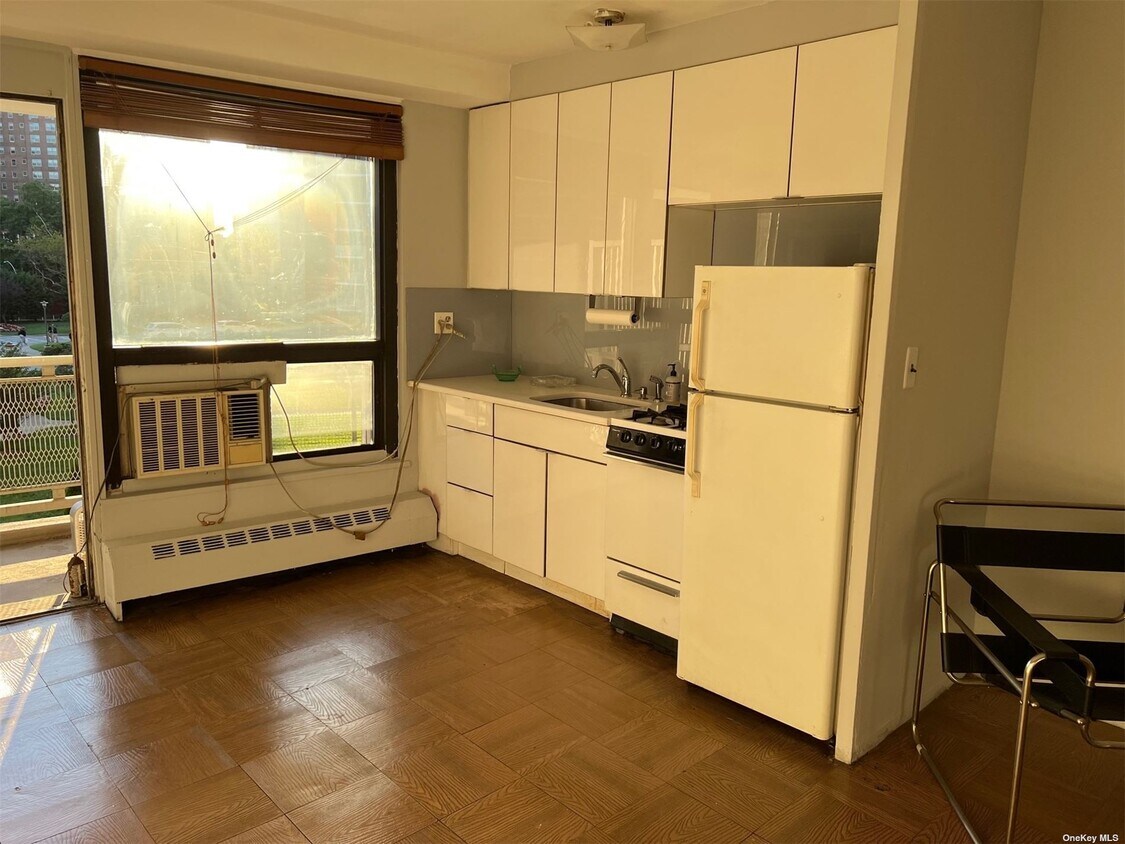 Foto principal - 61-35 98th St