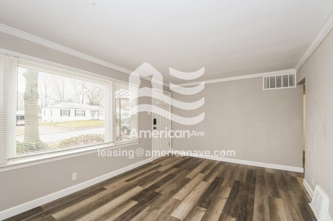 Building Photo - 1425 Akron Dr