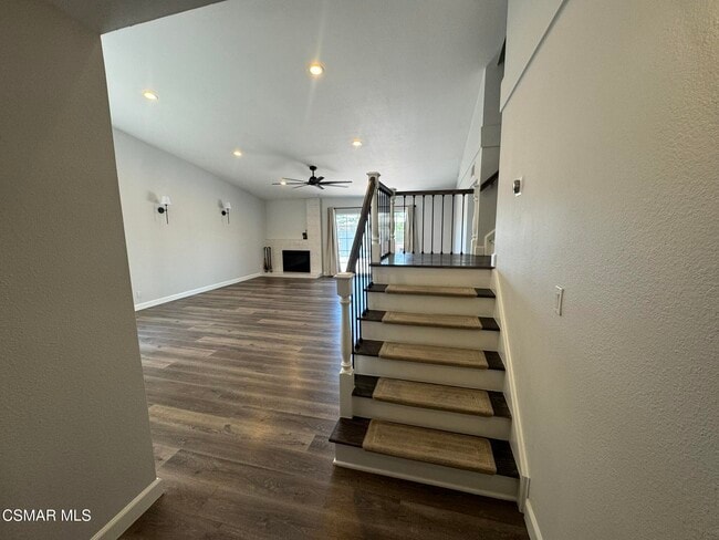 Foto del edificio - 717 N Hudspeth Ave