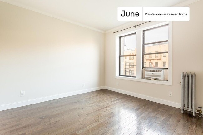 Foto del edificio - Private bedroom in 4 bed/1 bath Home