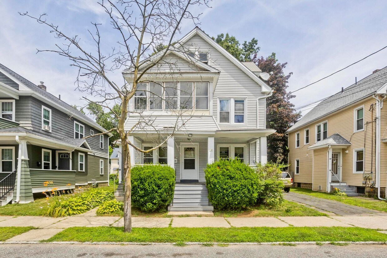 Foto principal - 111-115-115 Groveland St