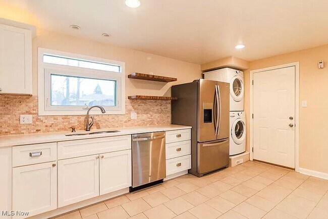 Foto del edificio - 2961 Archwood Pl