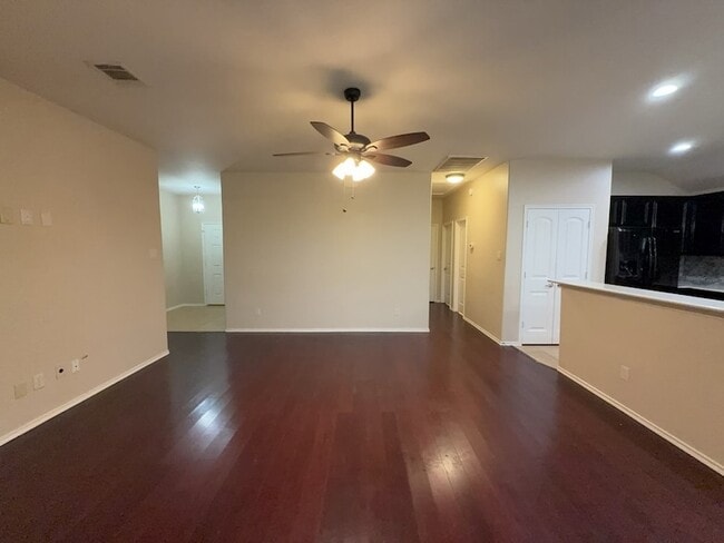 Building Photo - 2333 Cedarwood Dr