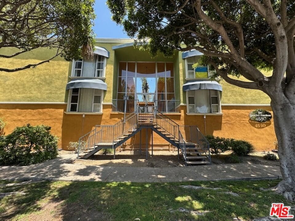 Primary Photo - 4550 Overland Ave