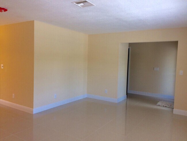 Foto del edificio - 12917 Guilford Cir