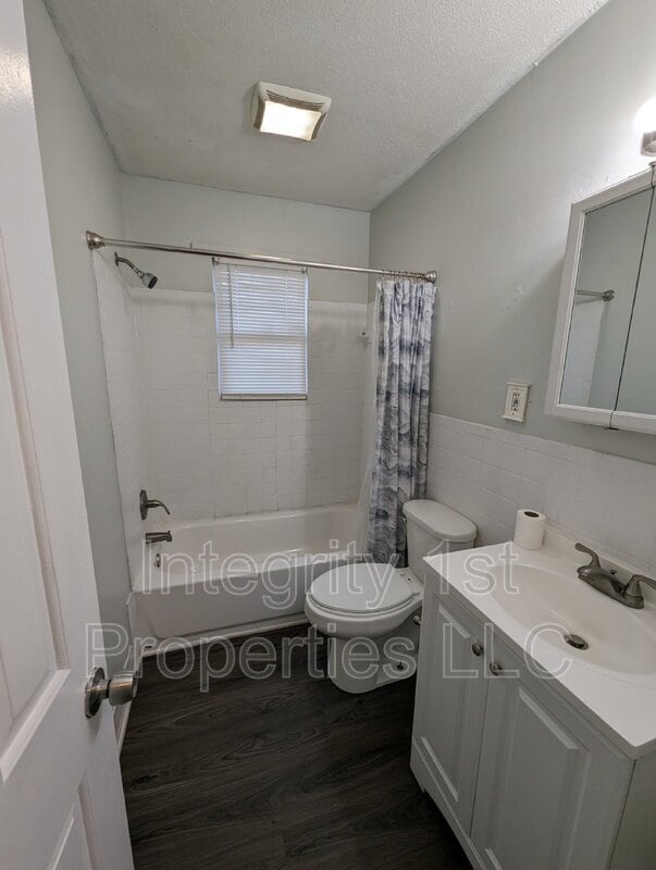 Foto del edificio - 5615 E 28th St