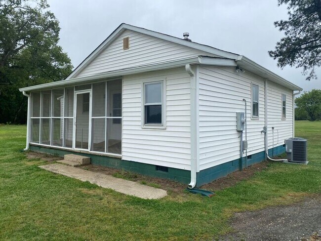 Foto del edificio - 17169 Chestnut Ln