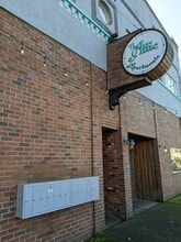 Building Photo - 307 Main St