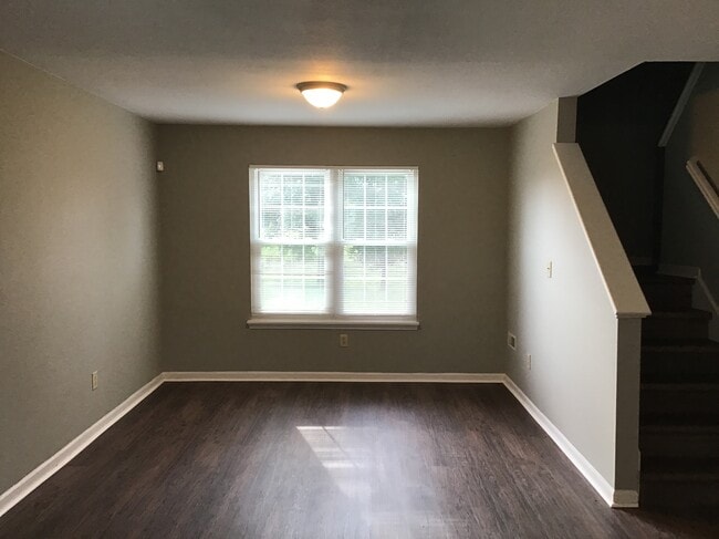 Building Photo - 609 Treyburn Lakes Way