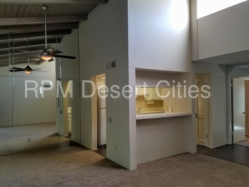 Building Photo - 1150 E Palm Canyon Dr