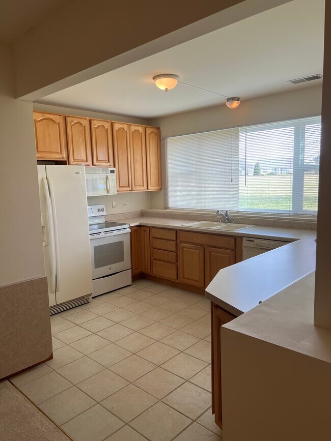 Kitchen with all Appliances - 12773 Eagle Ridge Ln